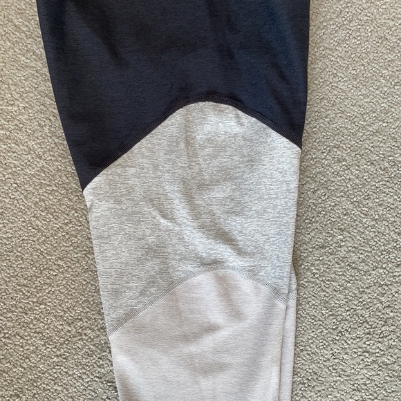 Outdoor Voices | Leggings (M) - Picture 2 of 3